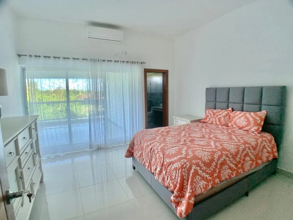 Villa nueva con piscina en Metro Country Club · Fotografía 4