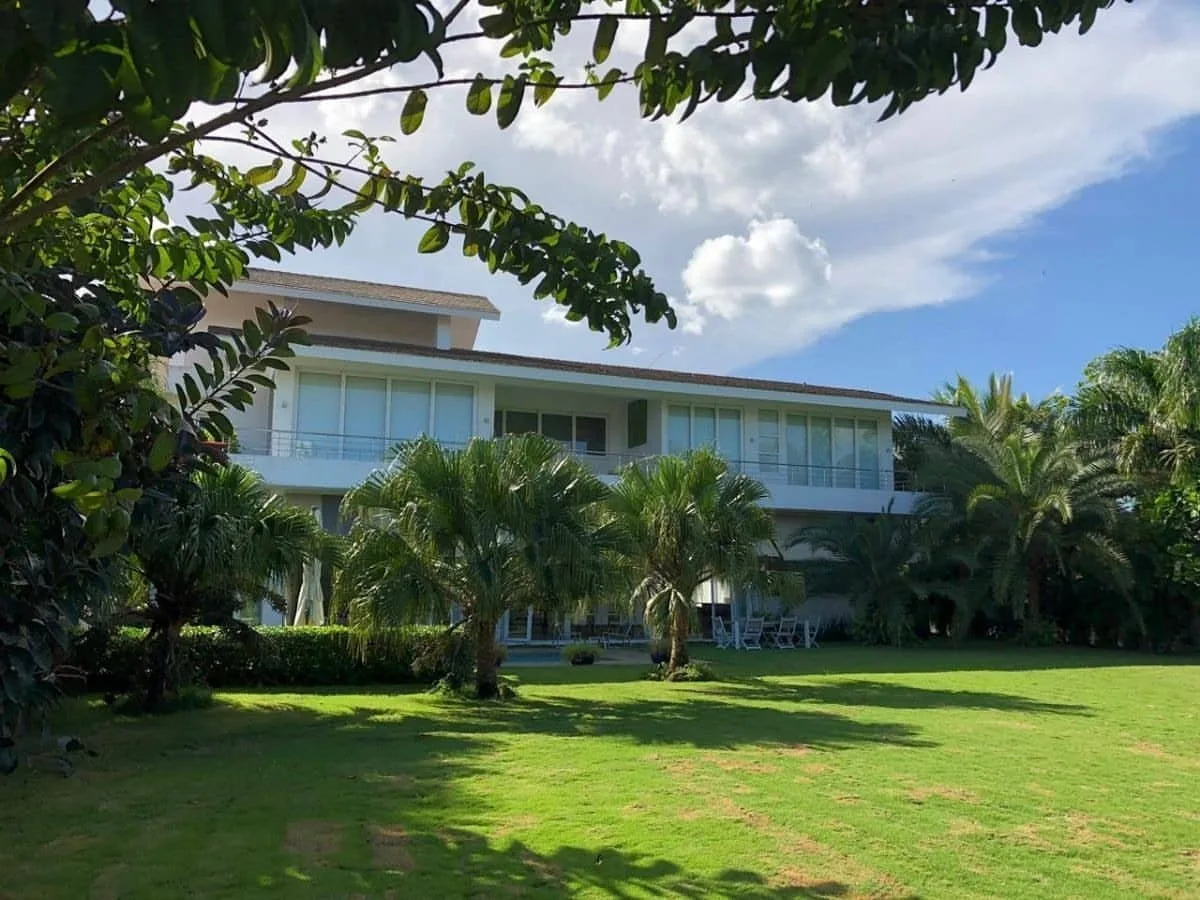 Casa de lujo de doble altura en Metro Country Club · Fotografía 4