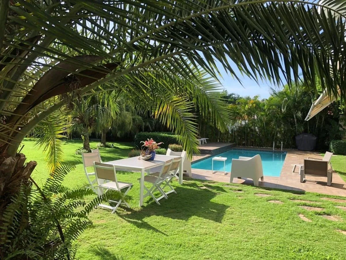 Casa de lujo de doble altura en Metro Country Club · Fotografía 5