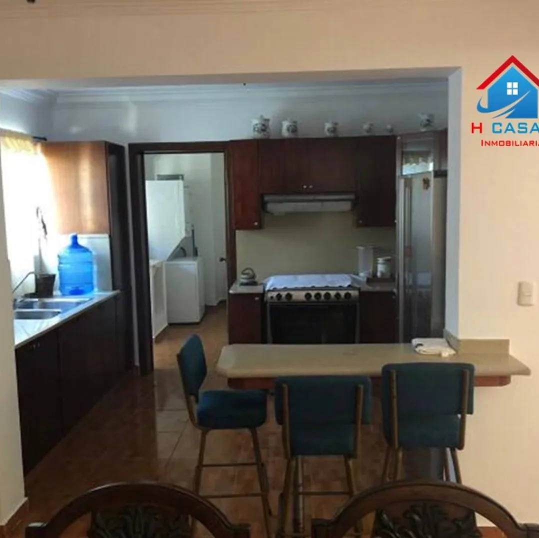 Villa amueblada de dos niveles en Metro Country Club · Fotografía 2