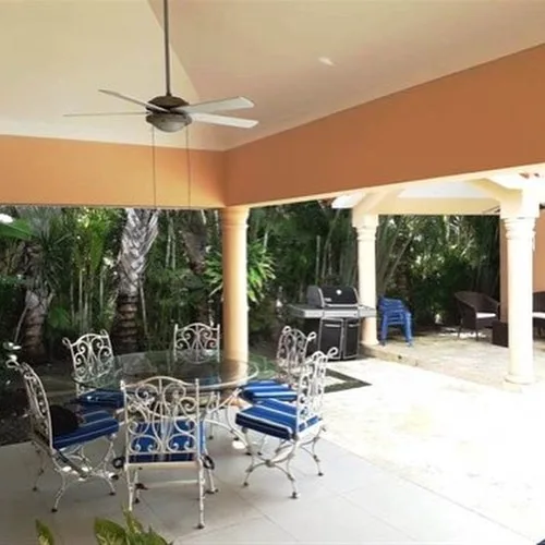 Villa con piscina y gazebo en Metro Country Club · Fotografía 5