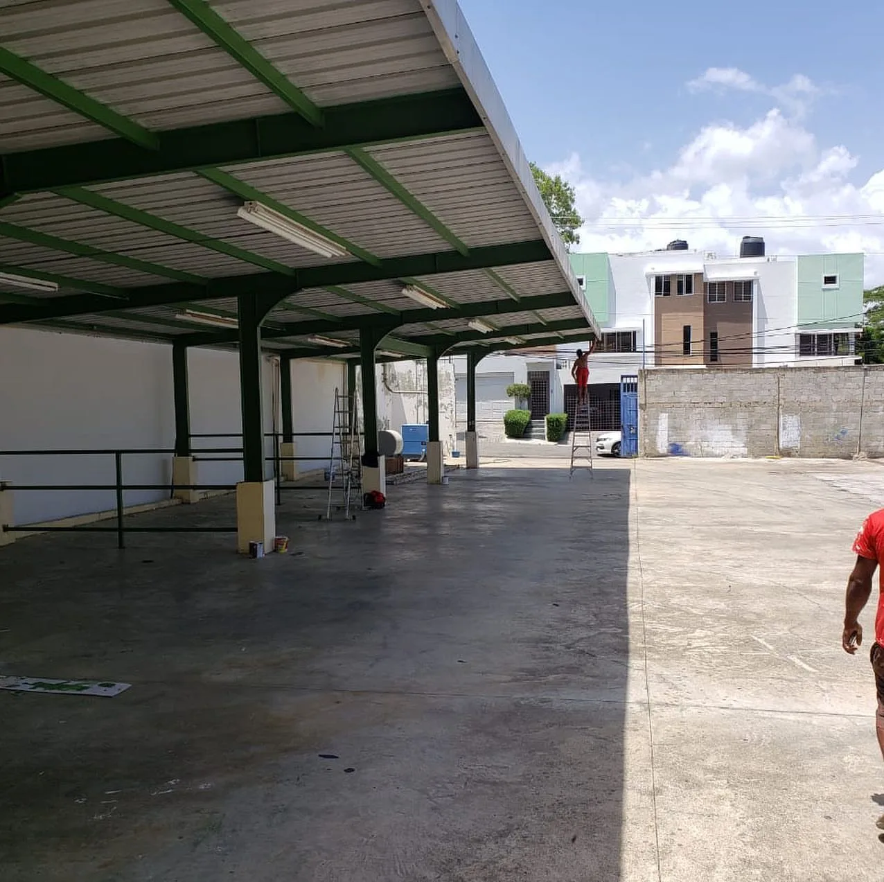 Nave con oficinas en alquiler · Fotografía 3