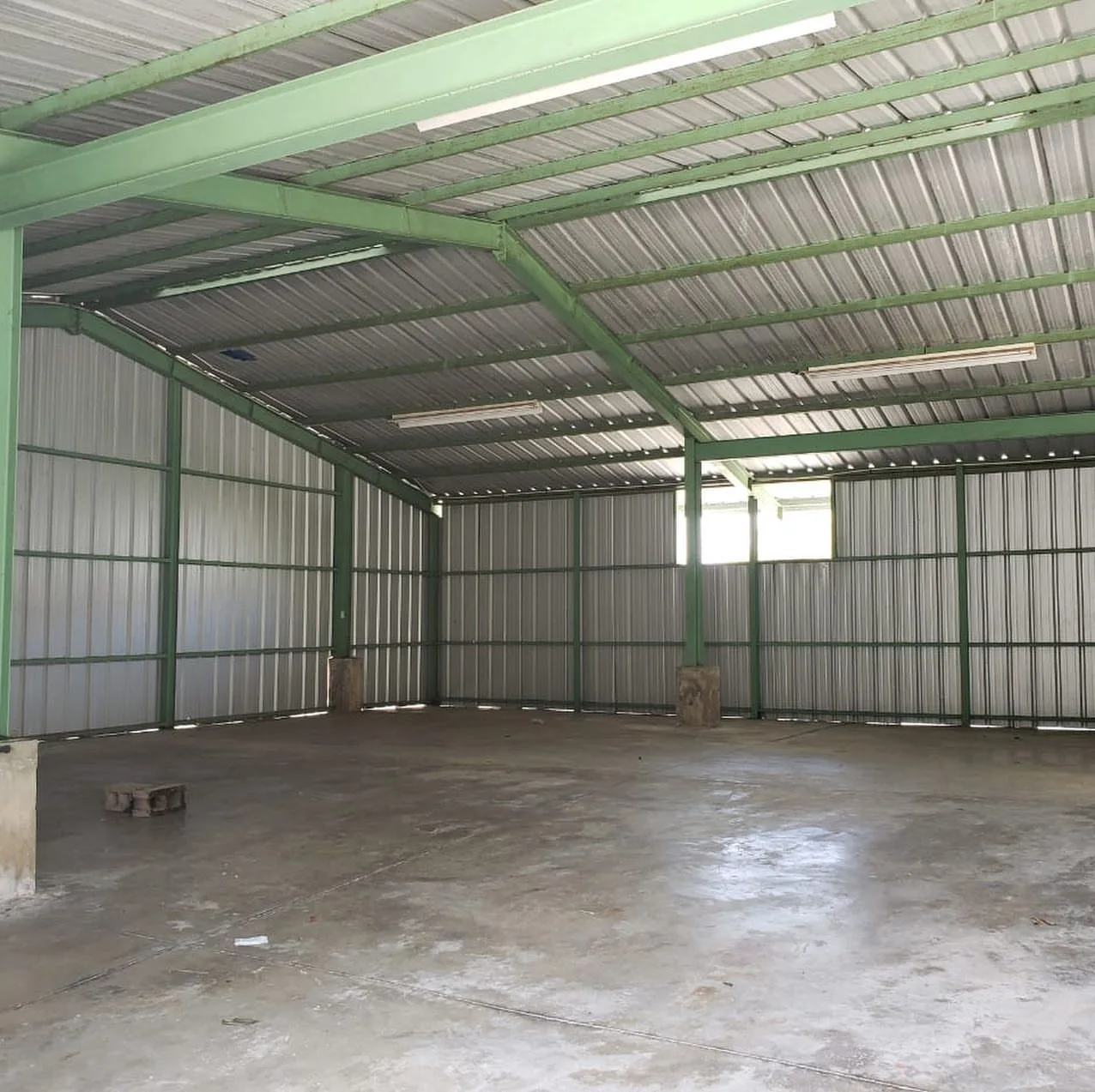 Nave con oficinas en alquiler · Fotografía 4