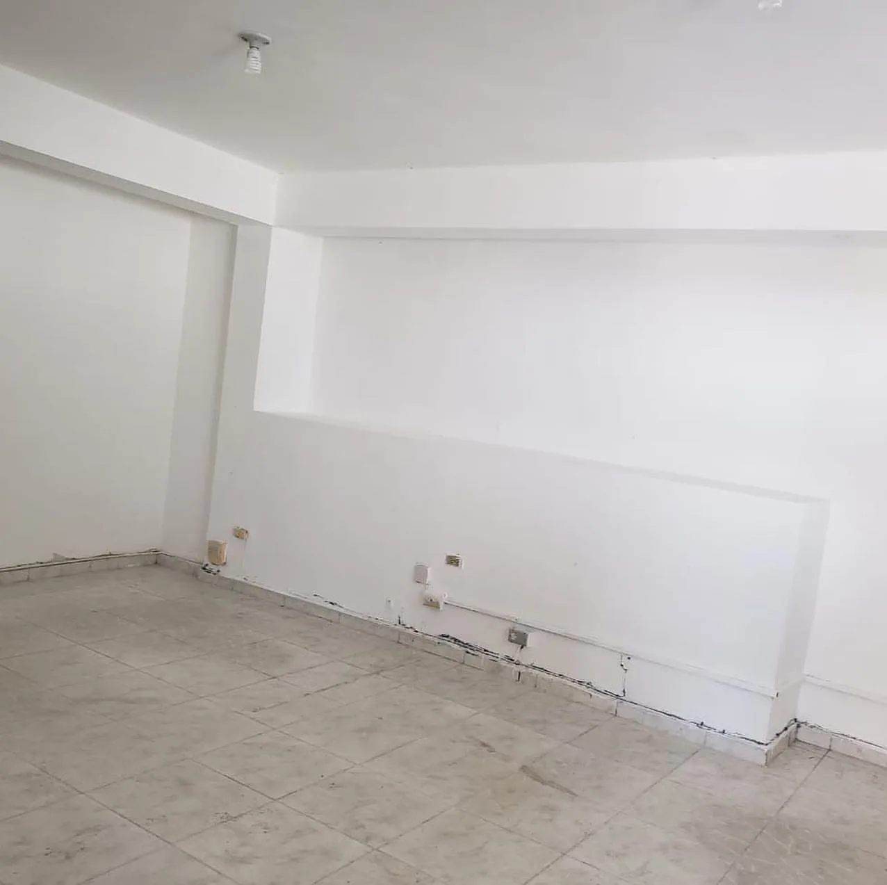 Nave con oficinas en alquiler · Fotografía 5