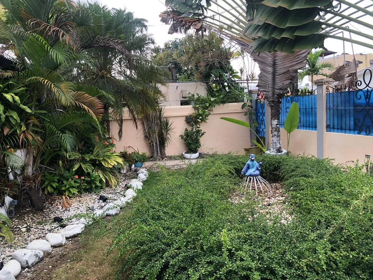 Amplia casa en Arroyo Hondo · Fotografía 3