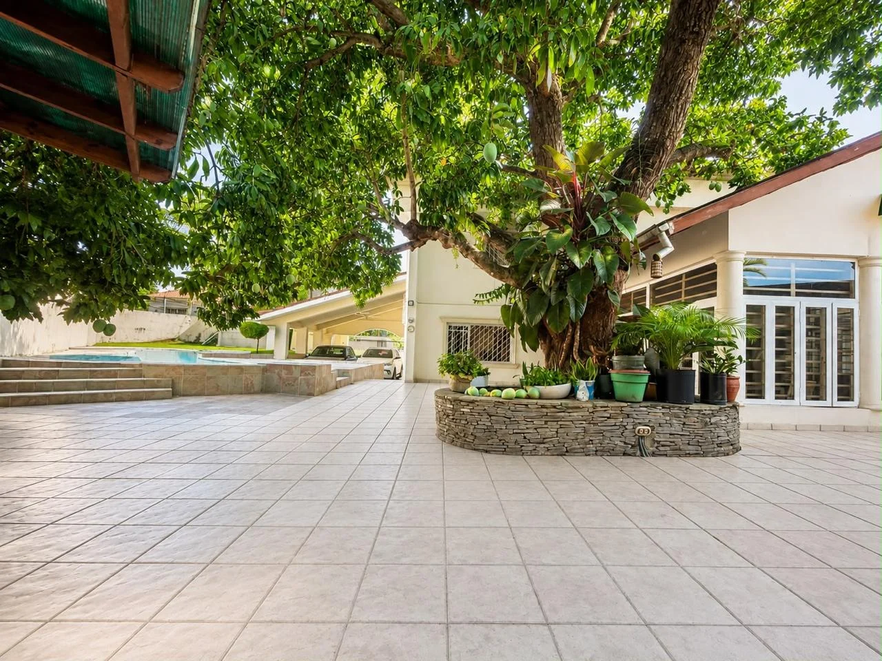 Casa con piscina en Arroyo Hondo Viejo · Fotografía 2