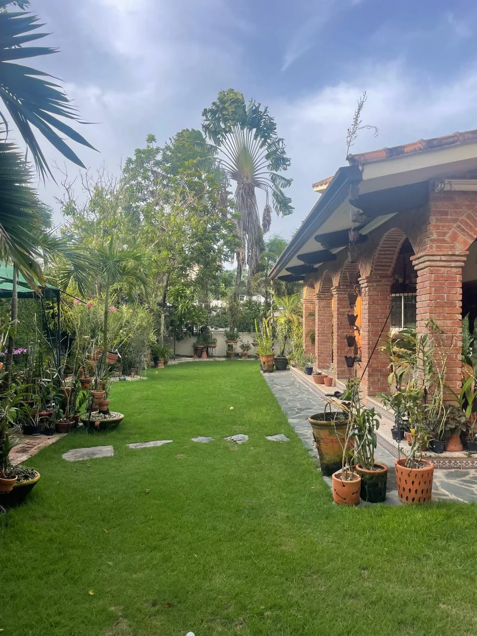 Casa con jardín y jacuzzi en Arroyo Hondo II · Fotografía 3