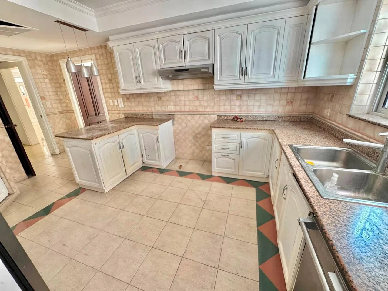 Apartamento de tres habitaciones en Piantini · Fotografía 4