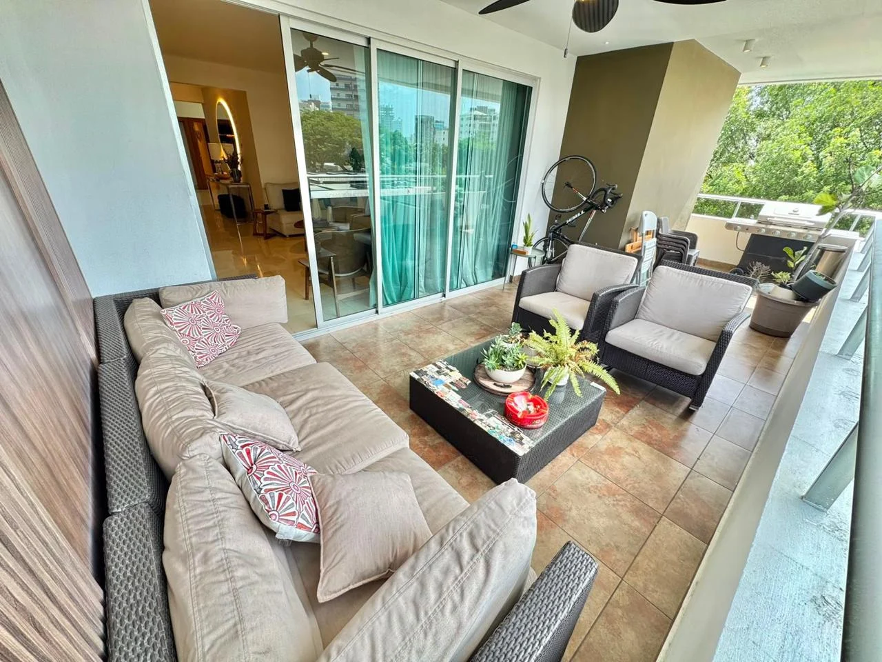 Apartamento con balcón terraza en La Esperilla · Photo 2