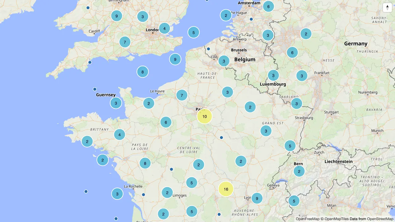 GeoJSON points clustered with live counts