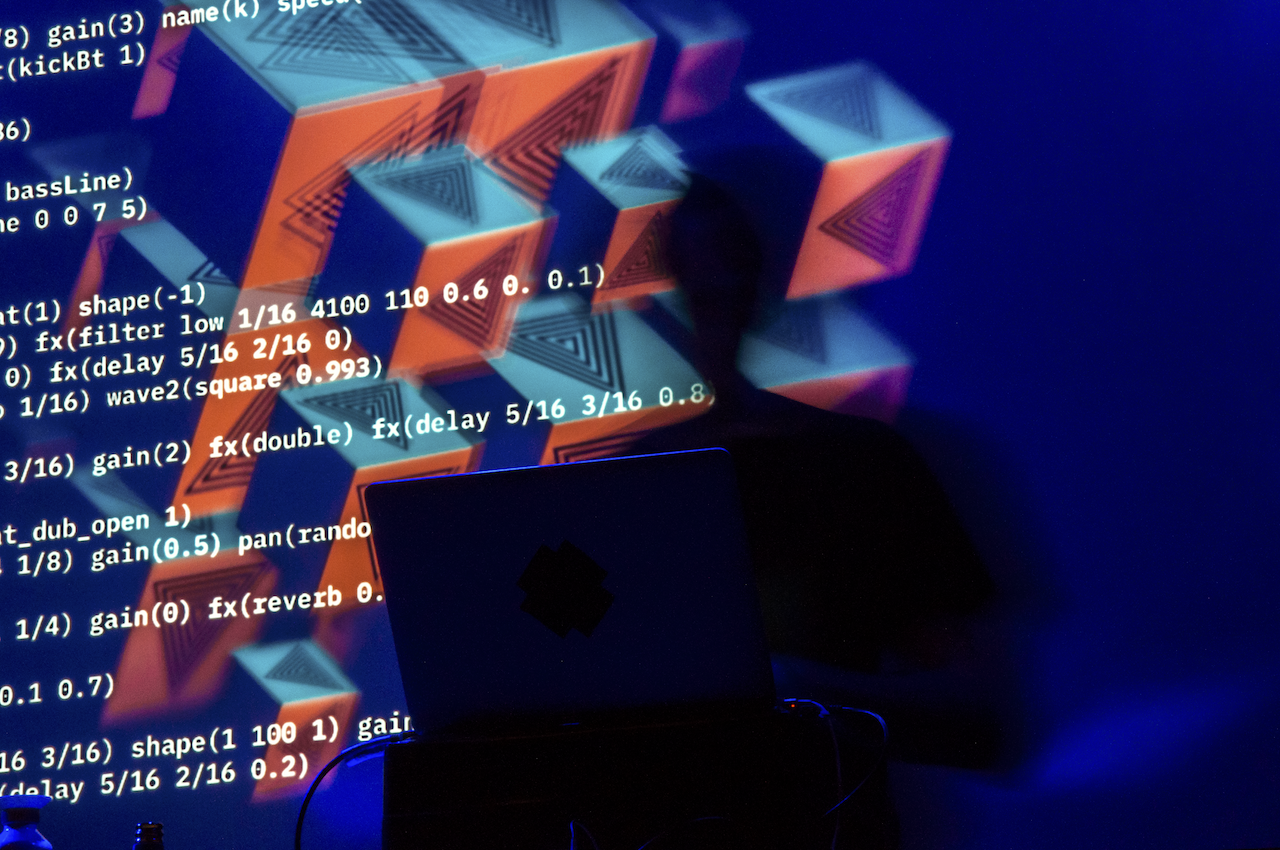 Livecoding Performance with Mercury (photo: Zuzanna Zgierska)