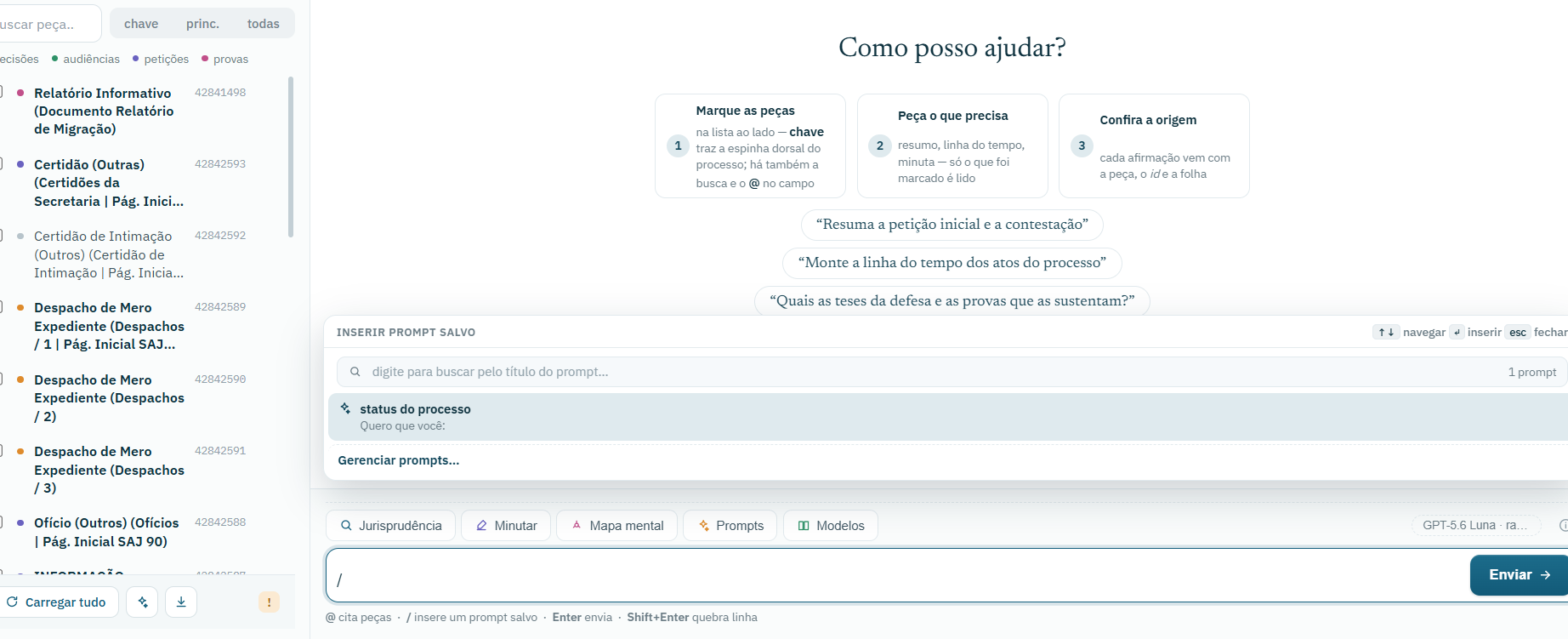 Painel aberto sobre um processo real: a lista de peças com o tipo oficial e o id de cada uma, e o popup “Inserir prompt salvo” aberto pelo atalho / no campo de mensagem