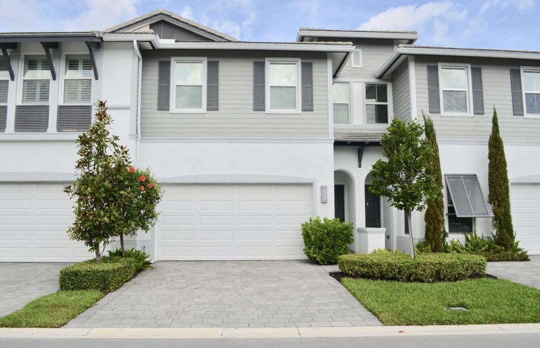 Townhouse front exterior
