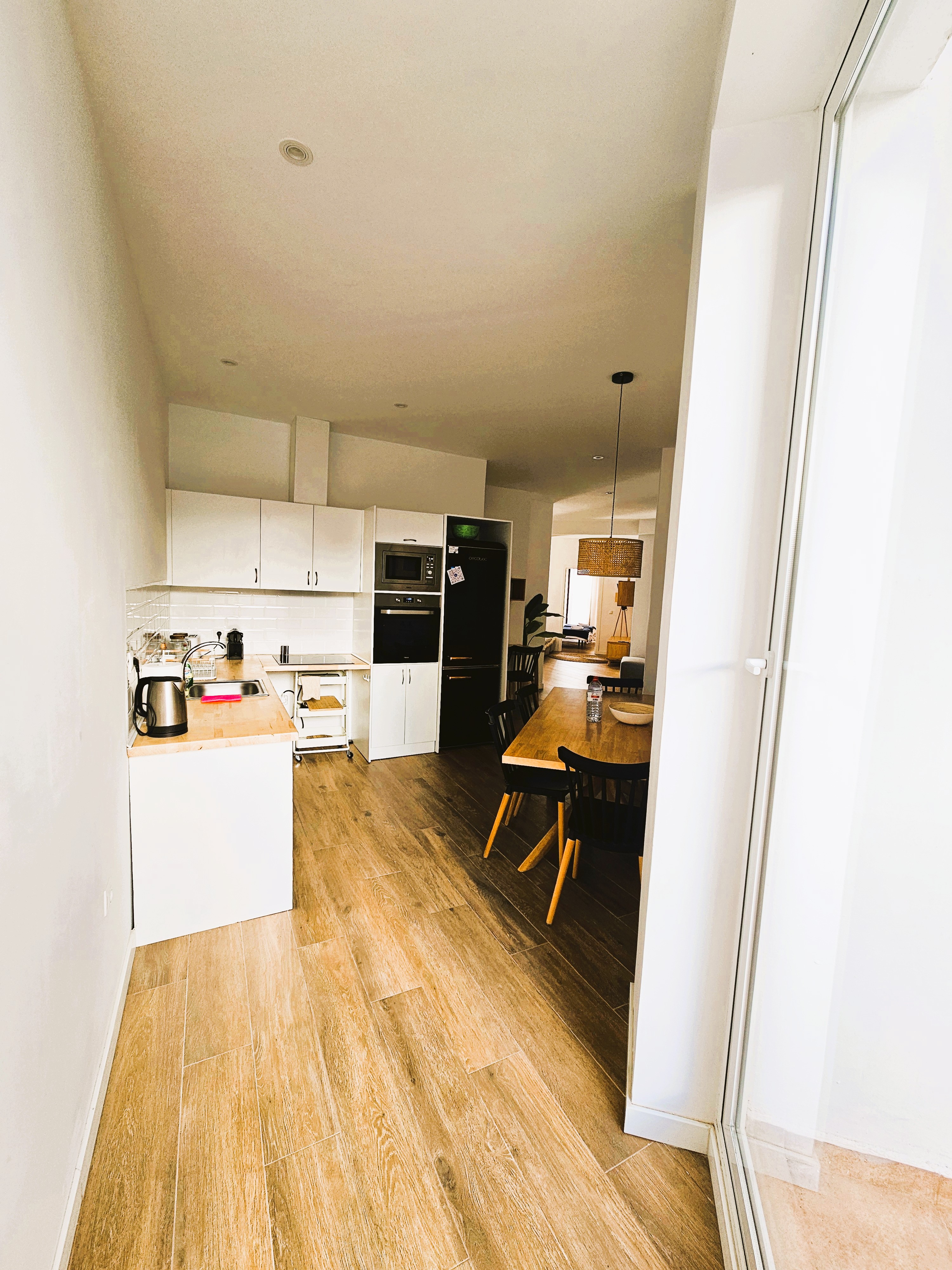 Full kitchen