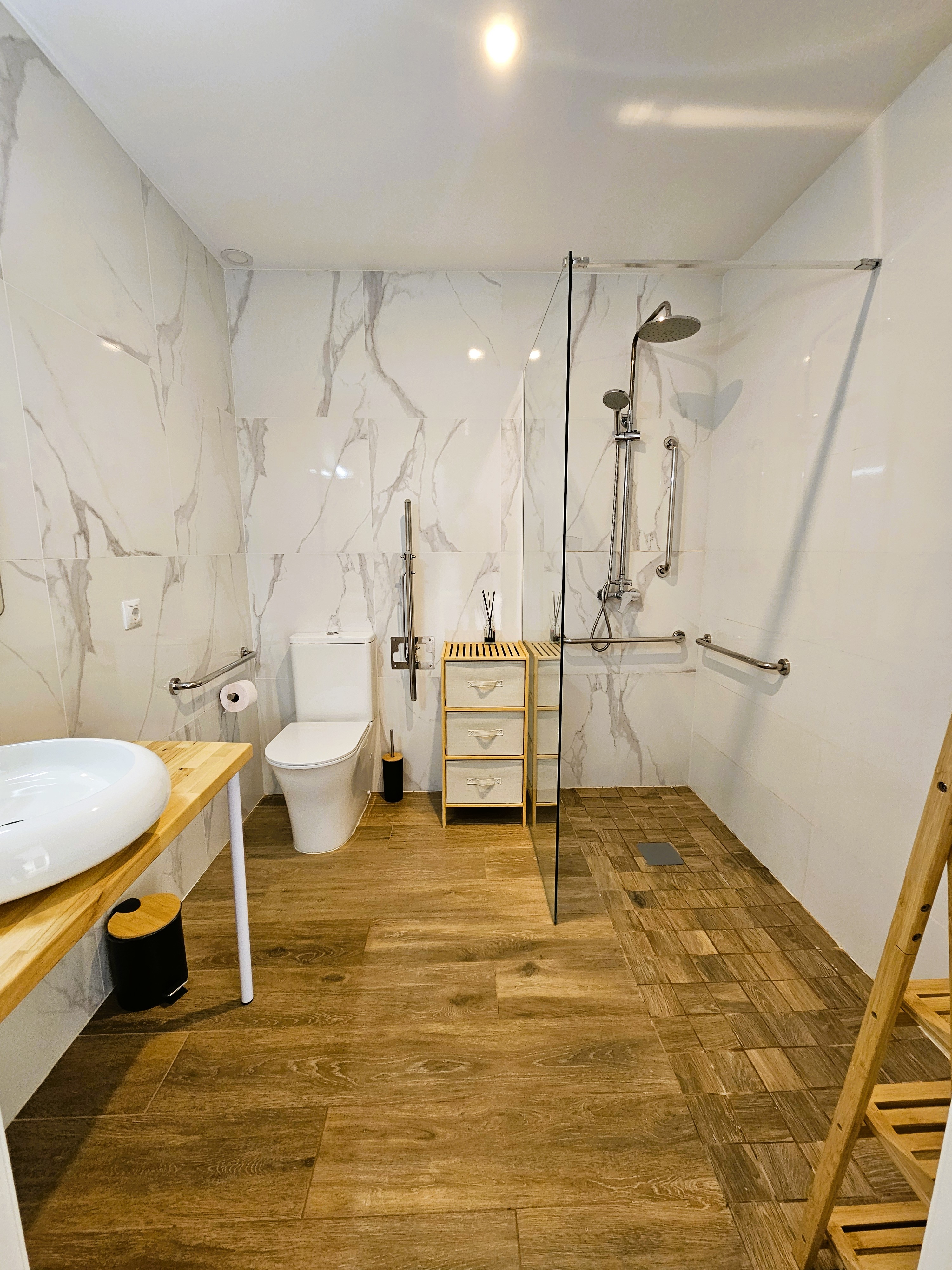 Main bathroom