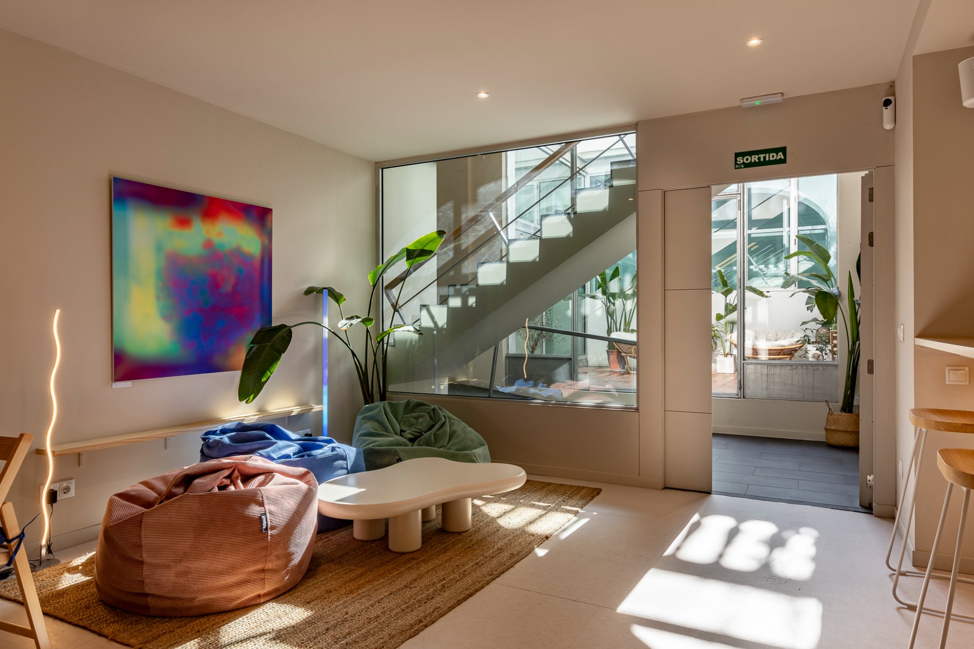 Recepción y lounge de SABDA Studio Barcelona Eixample