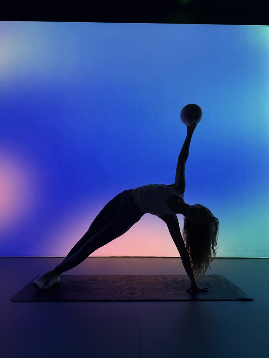 mat pilates class Barcelona Eixample inside immersive studio