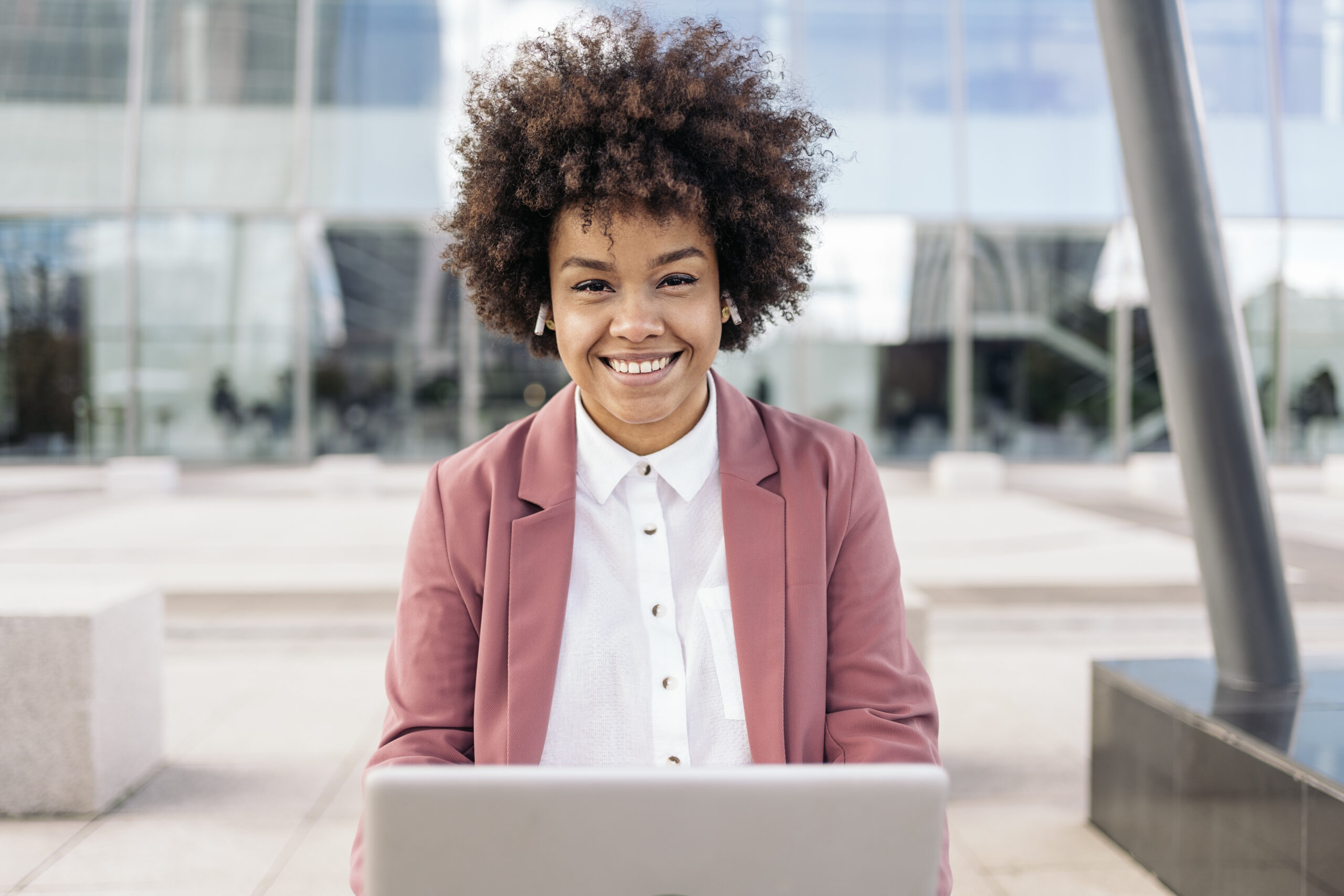 Descubra como fazer a descrição do cargo perfeita no seu currículo