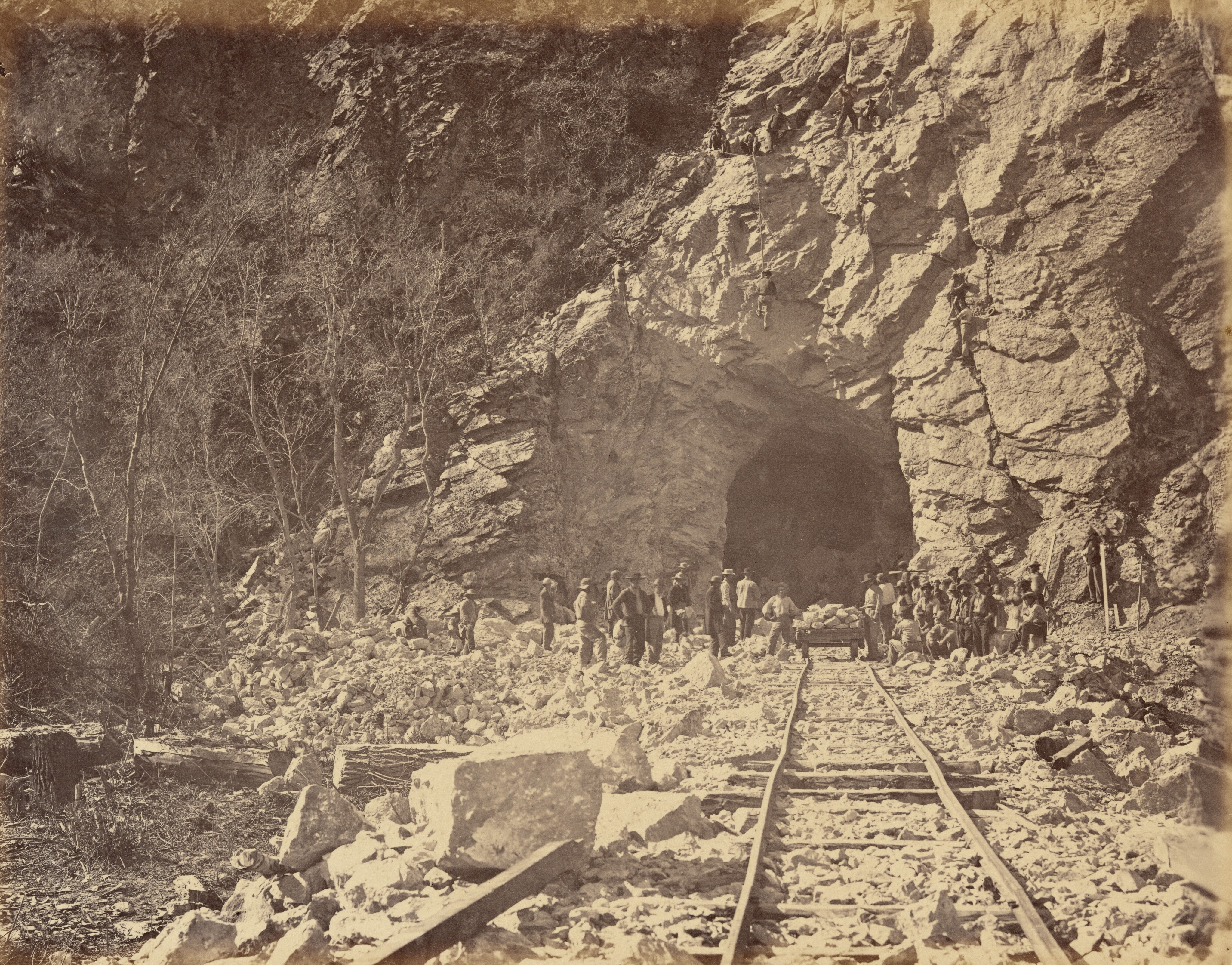 East End of Tunnel Weber Canon 1869