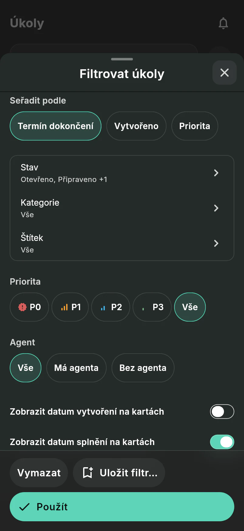 Panel filtru úkolů s ovládáním řazení, stavu, priority, kategorie a štítků