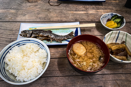 嘉門次小屋の岩魚の塩焼き定食
