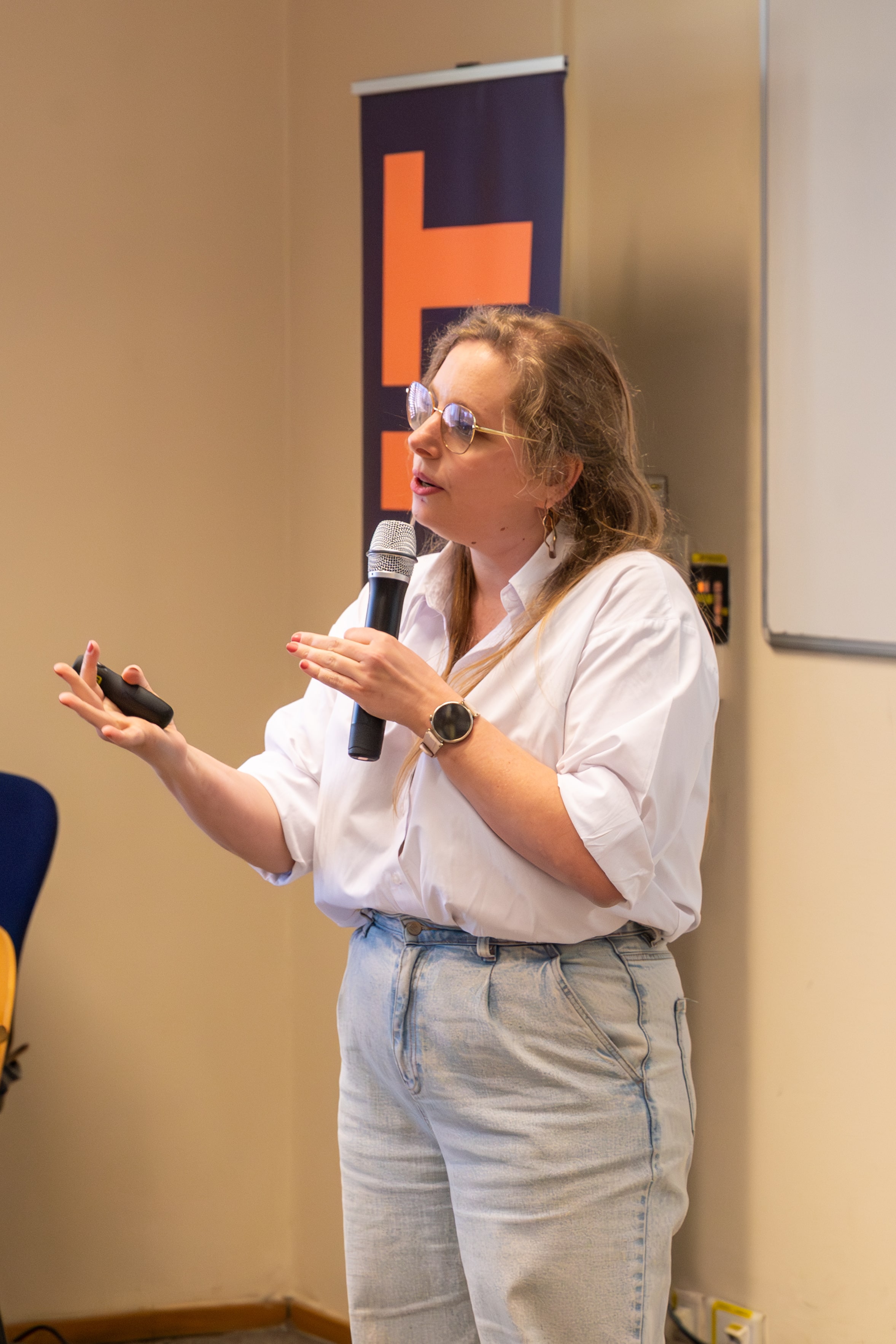 Photo mixit_J1PM-DianeSevrin-129.jpg from Day 1 Afternoon,