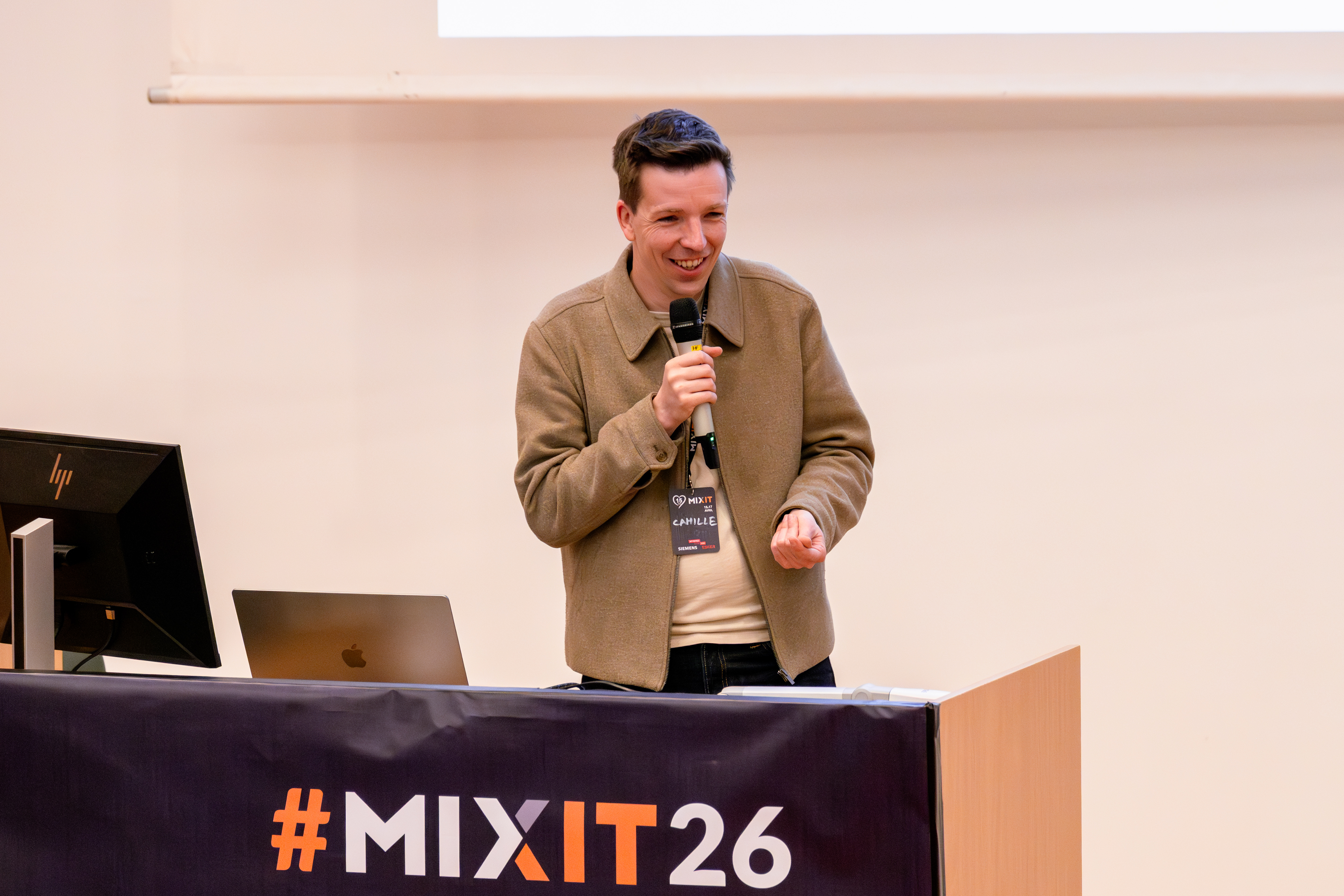 Photo mixit26-J2AM-DianeSevrin-201.jpg from Day 2 Morning,