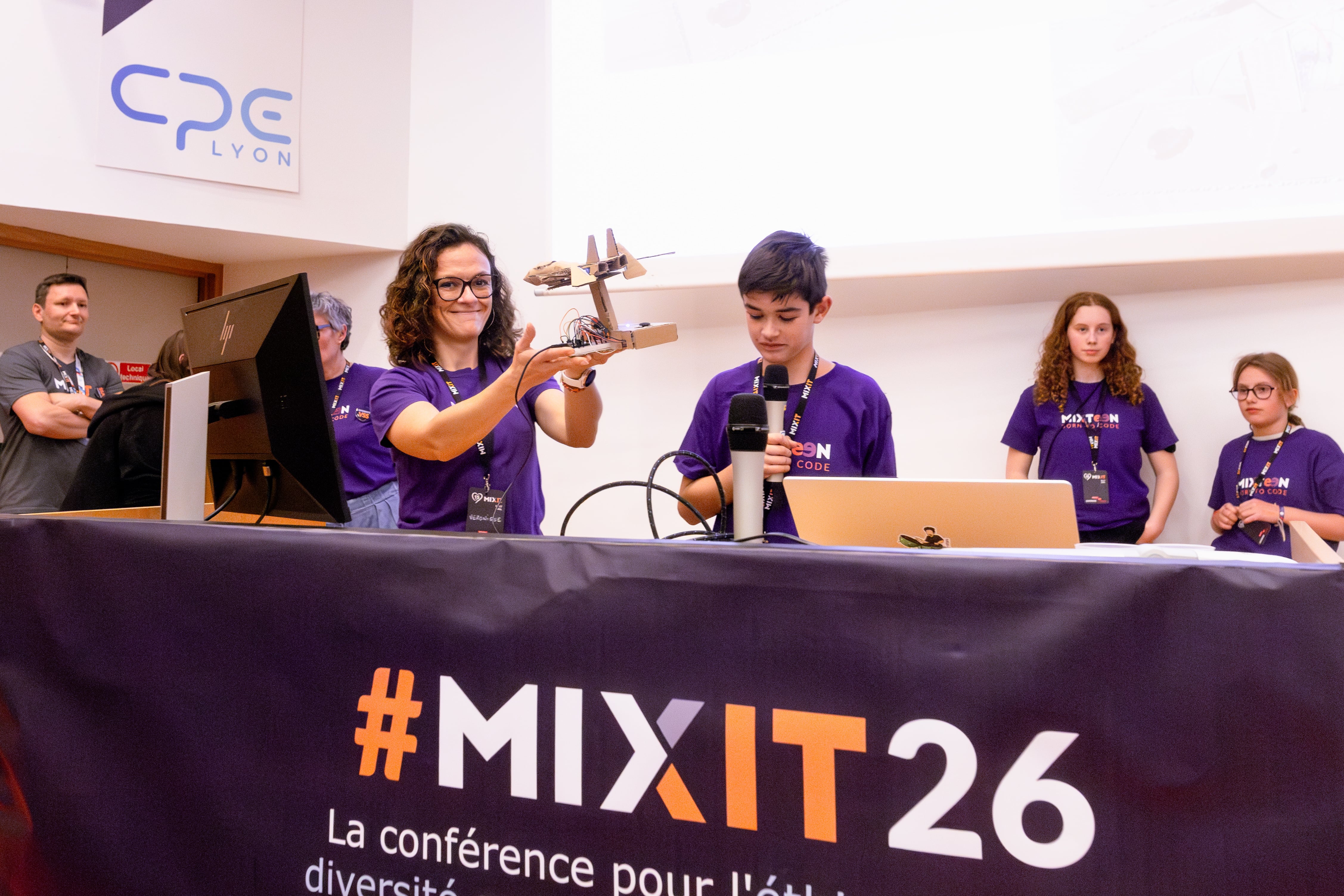 Photo mixit26_J2PM-DianeSevrin-211.jpg from Day 2 Afternoon,