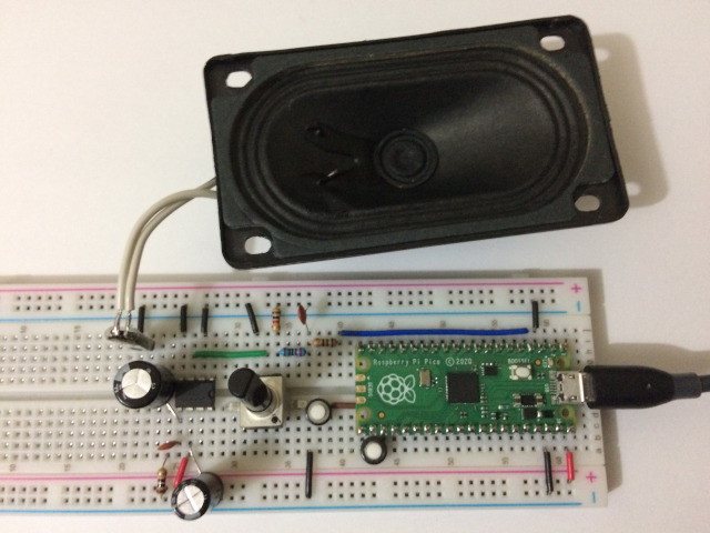 Breadborad with Pico and LM386 amplifier