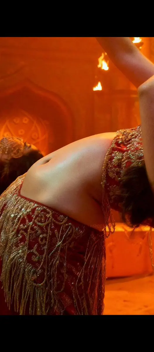A close-up, high-fashion cinematic portrait of a beautifu...