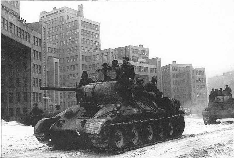 Т-34 на околицях Держпрому (16 лютого 1943)