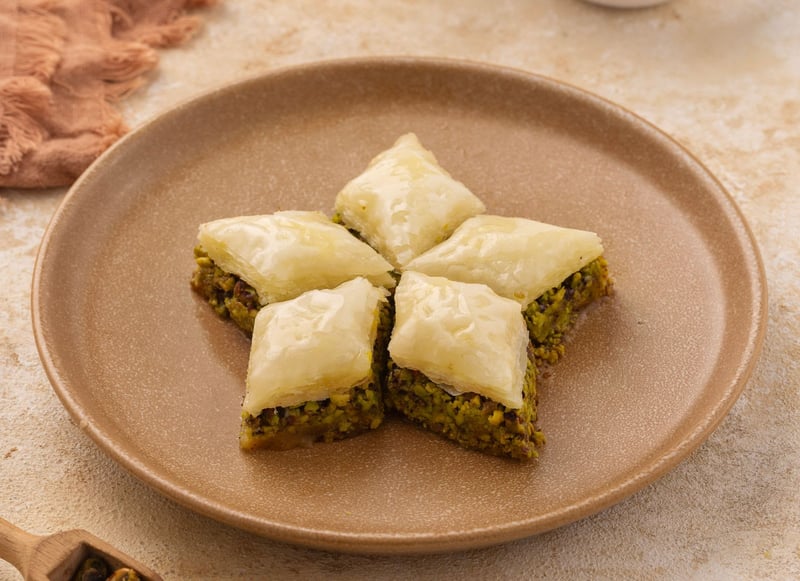 بقلاوة أبيض معين عادي