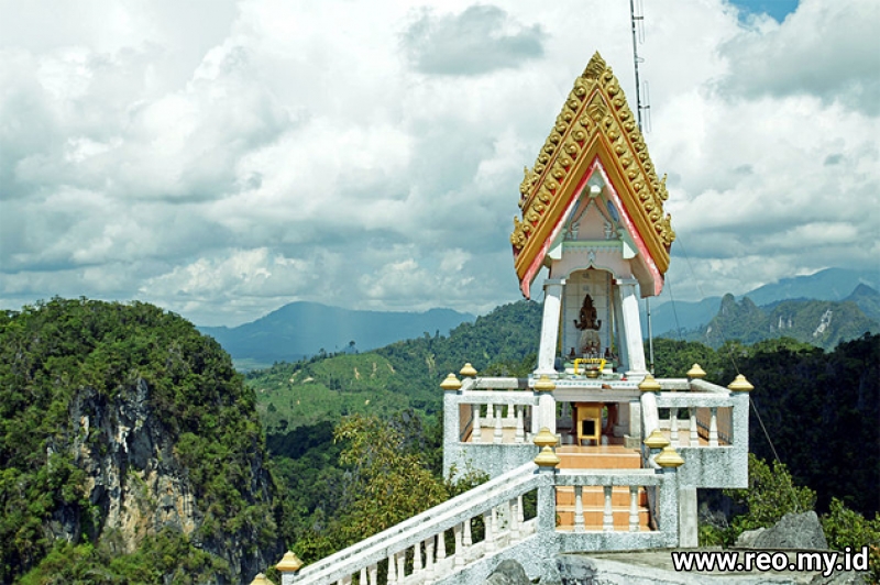 3- Wat Tham Seua