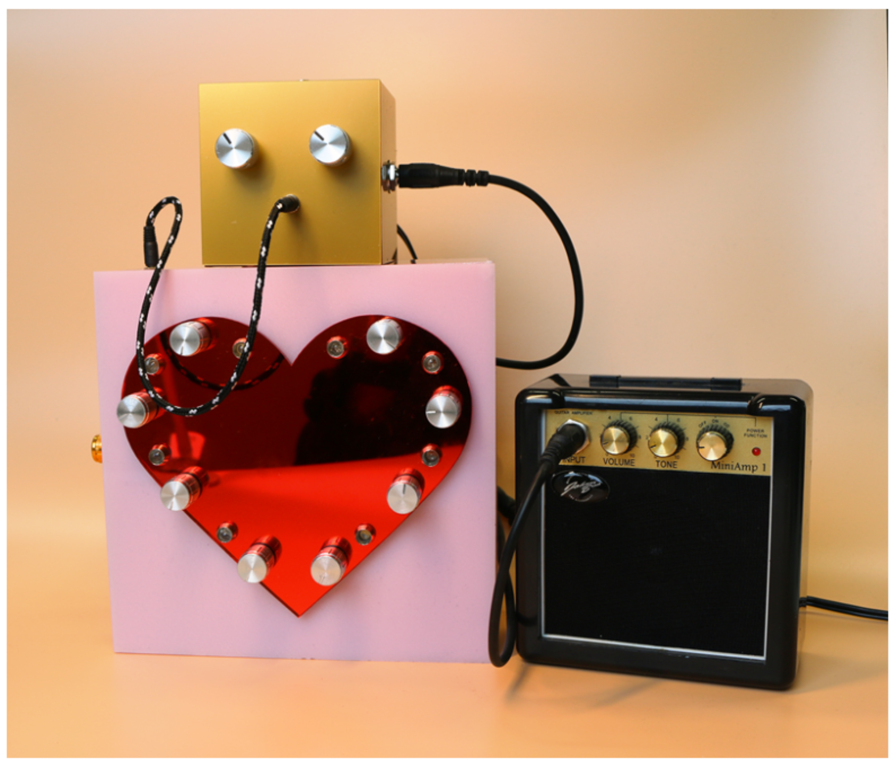 原论文 Figure 1:Version One of Bot Party (Baby Bot): a DIY 555 synthesis unit and an 8-step sequencer connected…