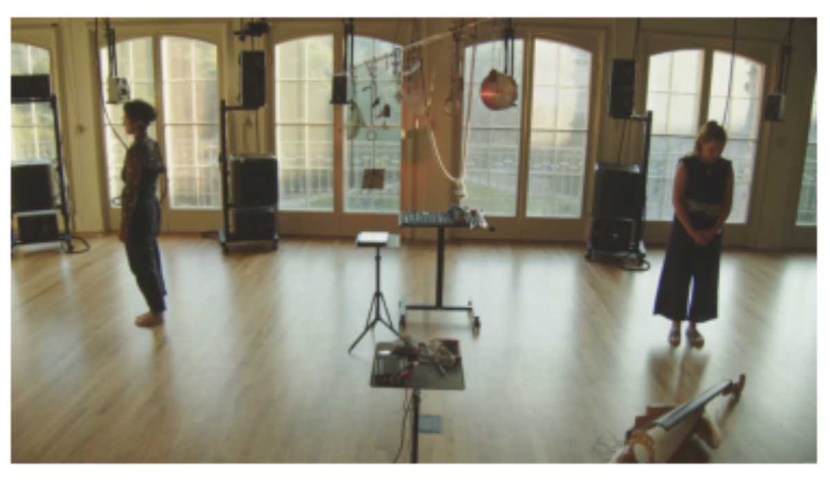 原论文 Figure 2:Stage setting through Solstice, with instruments, stage windows and changing light.