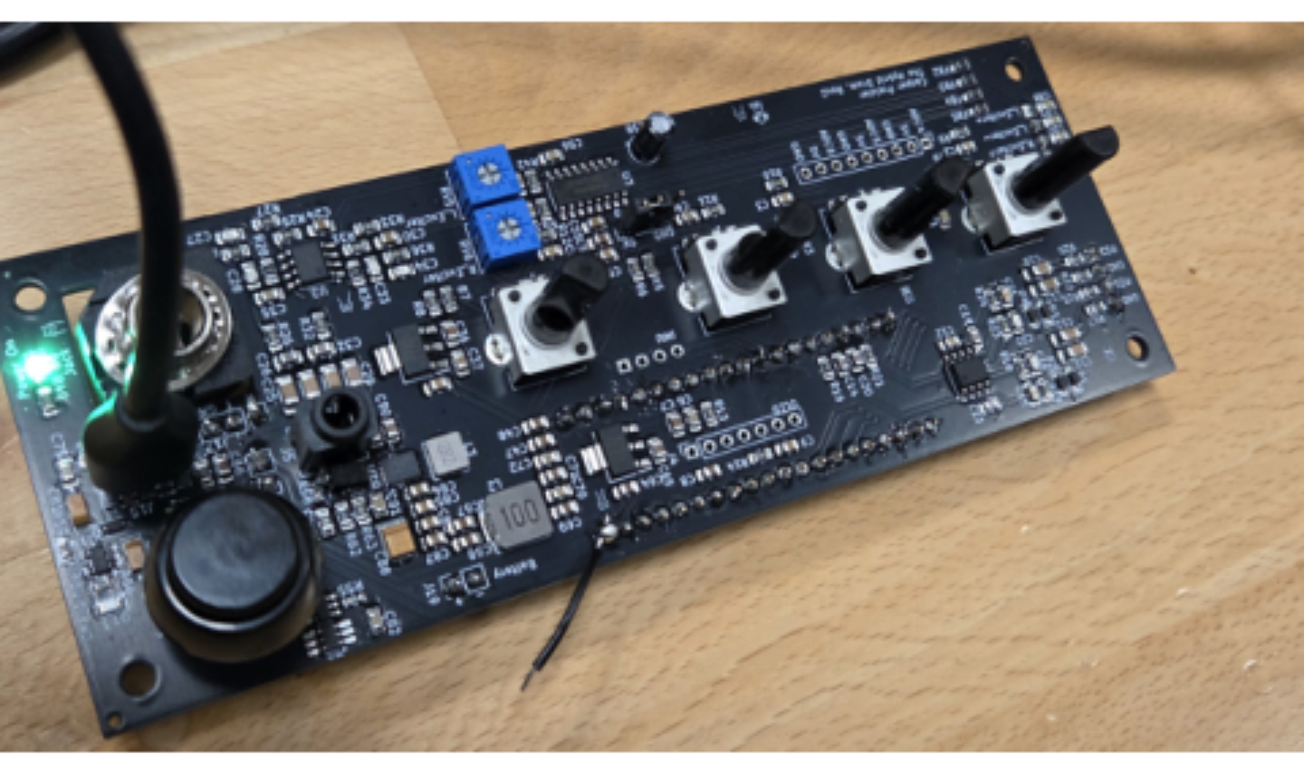原论文 Figure 1:Iteration 2: fabricated and populated PCB for the Hybrid Drum
