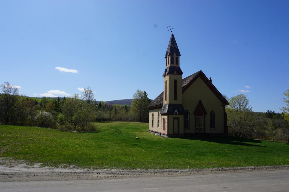 a church on a dirt road, not to be confused with nearby dirt church brewing