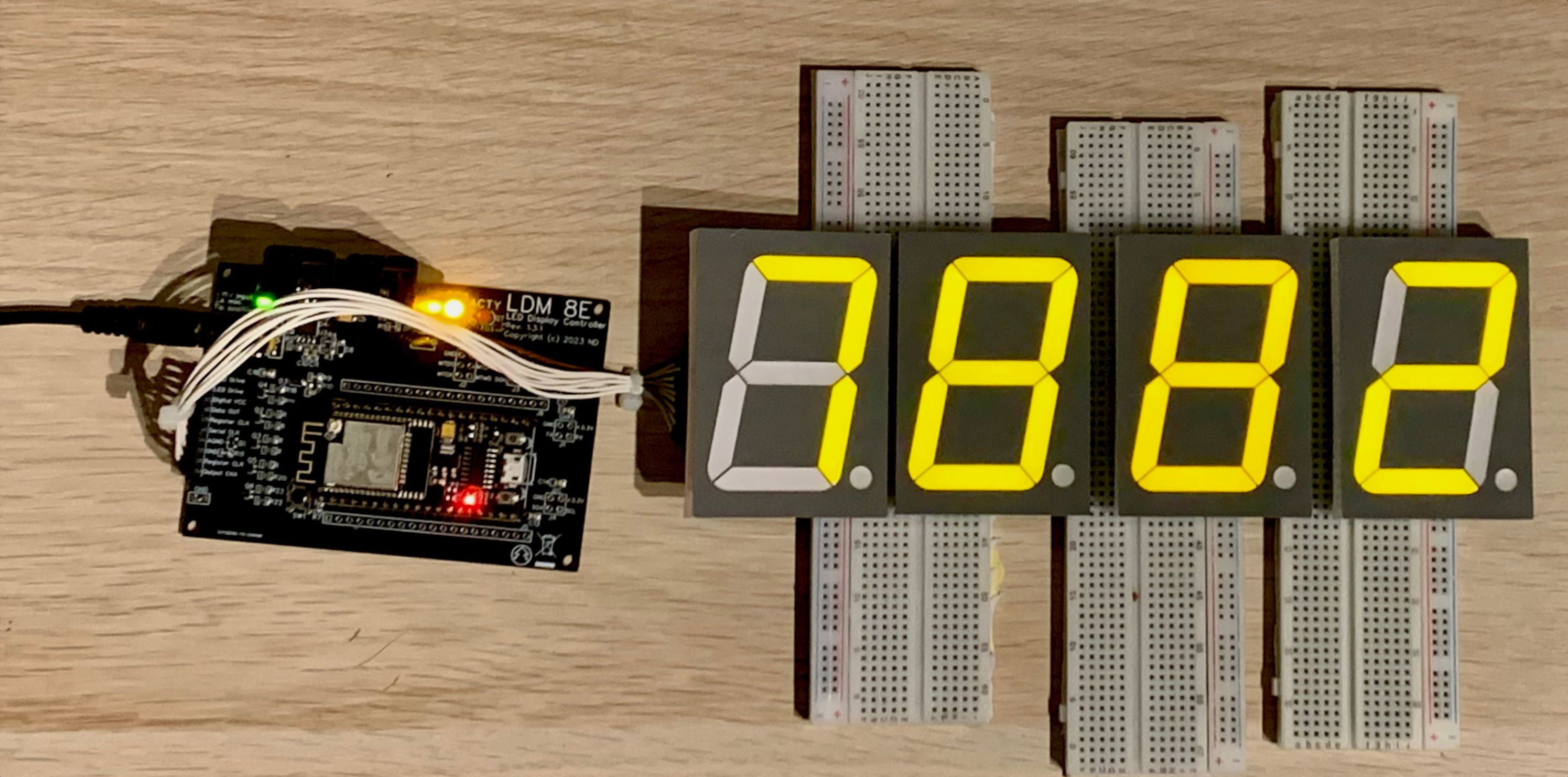 Decimal clock showing 7882 (18:55:00.480)