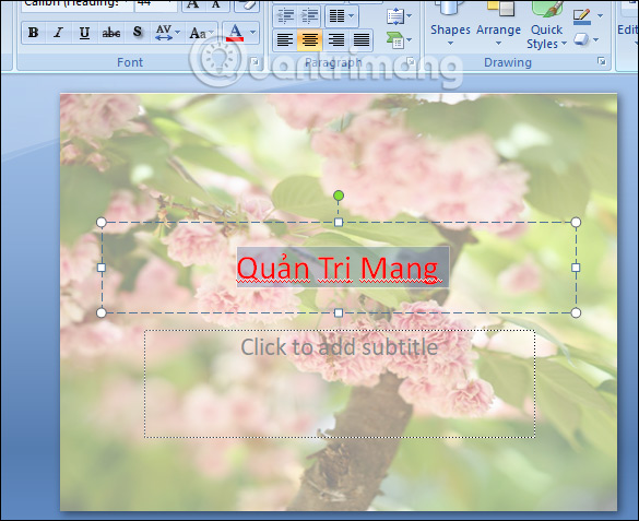 Làm mờ ảnh nền trong PowerPoint không chỉ tạo nên sự chuyên nghiệp, mà còn giúp nội dung bài thuyết trình của bạn trở nên dễ nhìn và đỡ mỏi mắt. Hãy xem hướng dẫn làm mờ ảnh nền trong PowerPoint ngay.