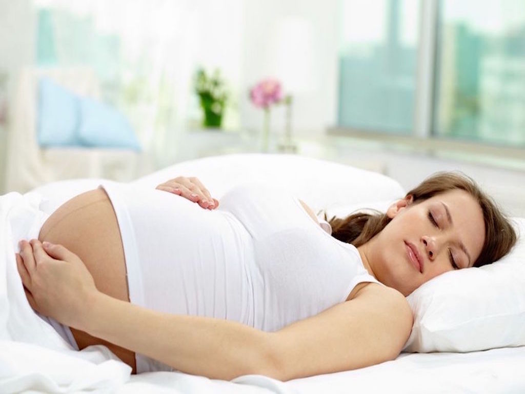 Giấc ngủ ngon là thói quen tốt bạn cần duy trì trong khi mang thai 