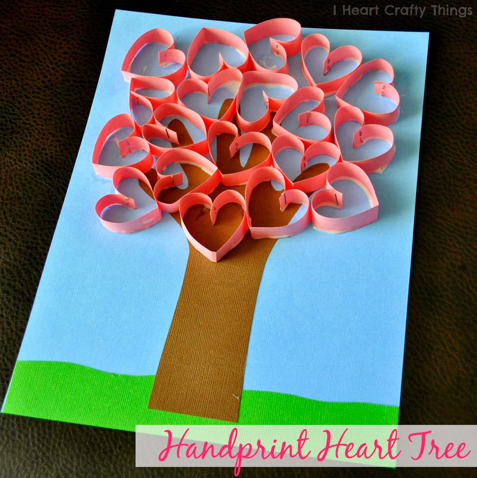 Thiệp Valentine tự làm dễ dàng với tạo hình cây trái tim