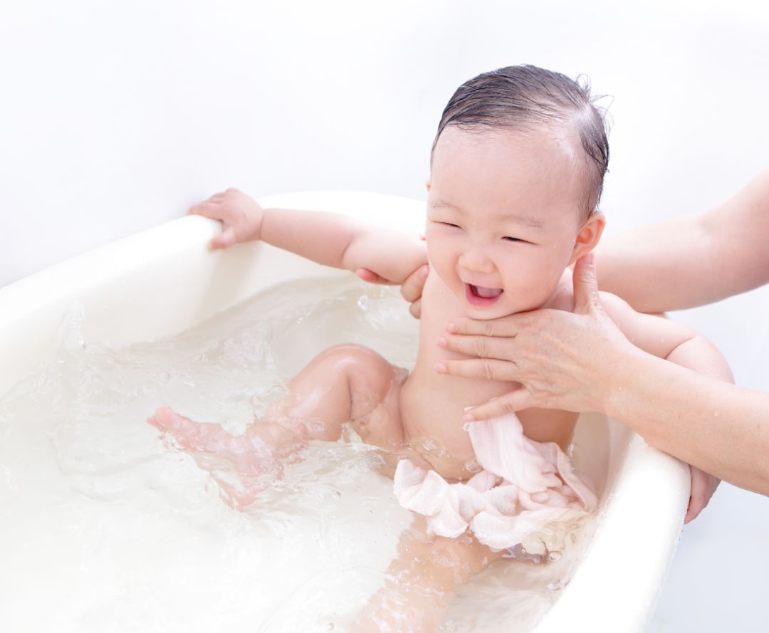 Dịch vụ tắm bé Hà Nội được thực hiện bởi đội ngũ điều dưỡng, bác sĩ chuyên nghiệp