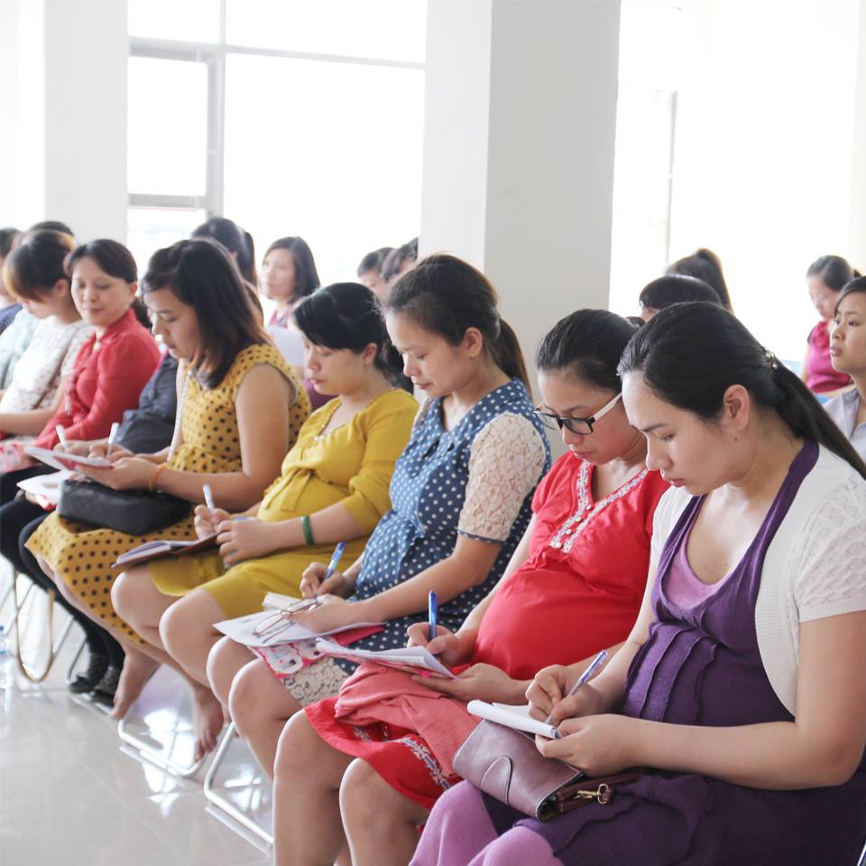 Lớp học tiền sản Hà Nội 2019 tại Bibomart cung cấp kiến thức cho mẹ
