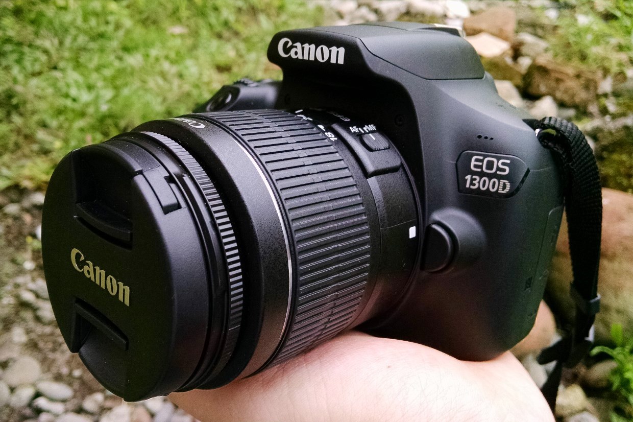 Máy ảnh DSLR Canon EOS 1300D + Kit EF-S 18-55 IS II dành cho người mới bắt đầu 