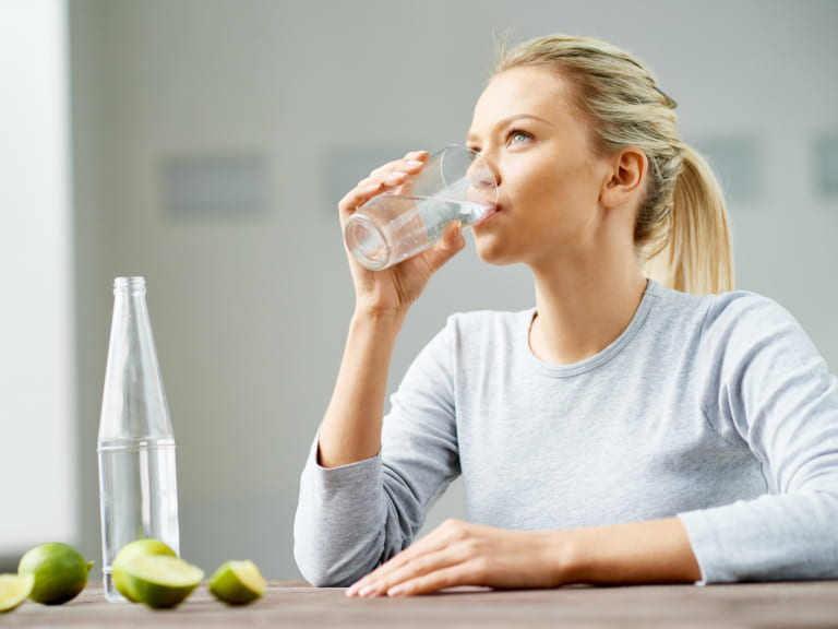 Uống nước mỗi ngày giúp thúc đẩy cơ thể giảm cân nhanh hơn