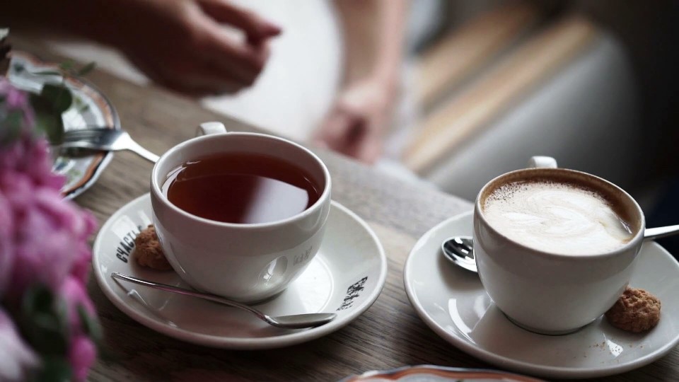 Trà và cà phê được đánh giá là thực phẩm gây sảy thai cao nếu dùng quá liều lượng