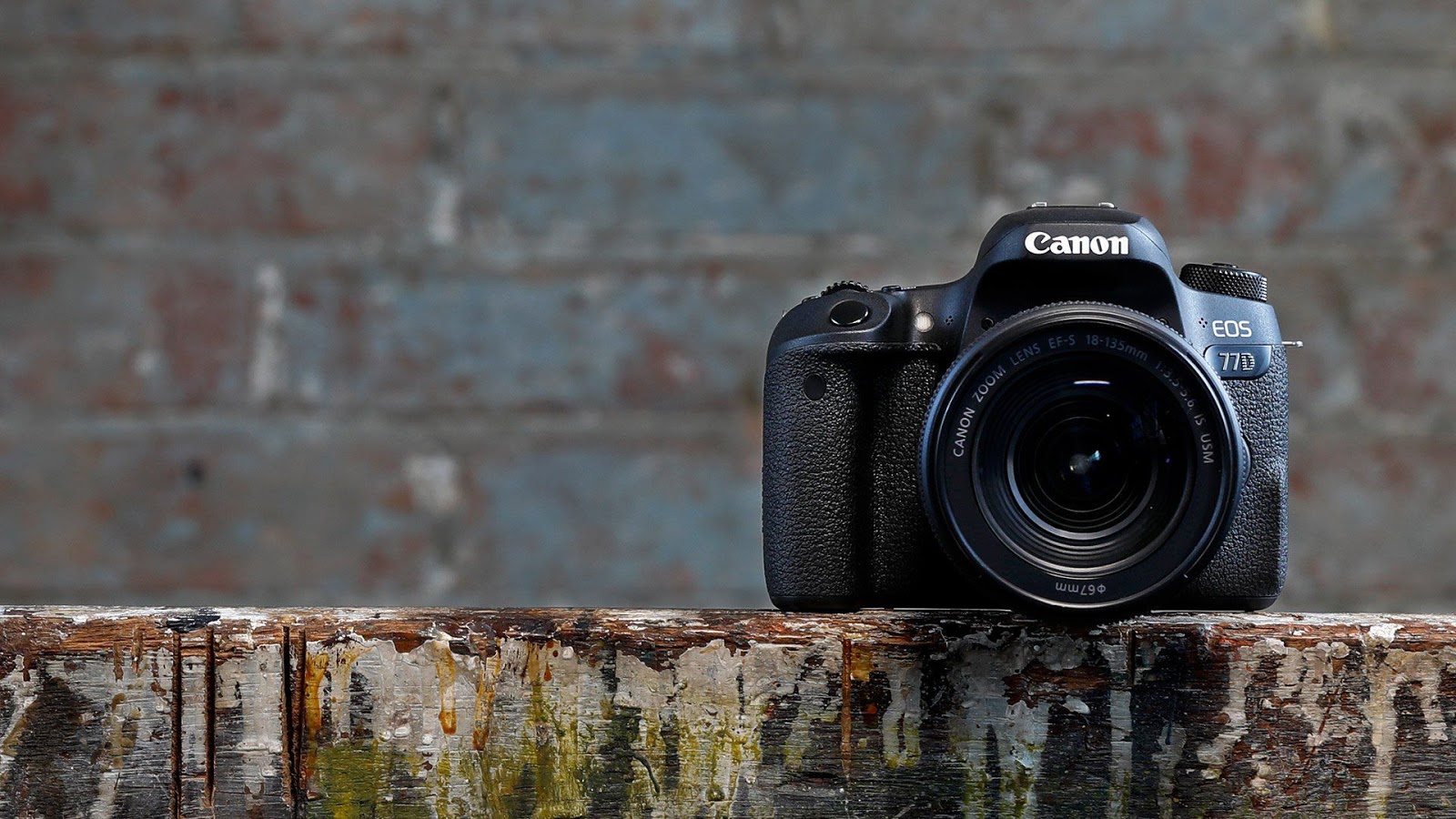 Canon EOS 77D là dòng máy ảnh DSLR cao cấp có chất lượng tốt 