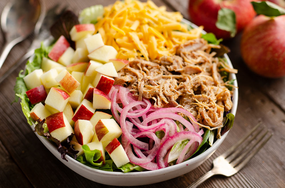 Táo và lê được coi là hai loại quả thích hợp nhất cho salad hoa quả giảm cân vì độ giòn và ngọt của chúng 
