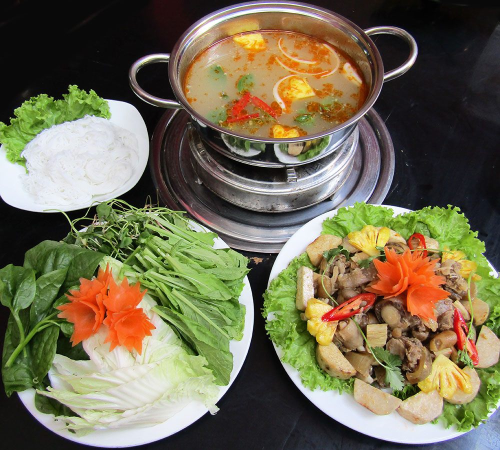 Bò nhúng dấm là đặc sản món ngon vỉa hè Hà Nội 