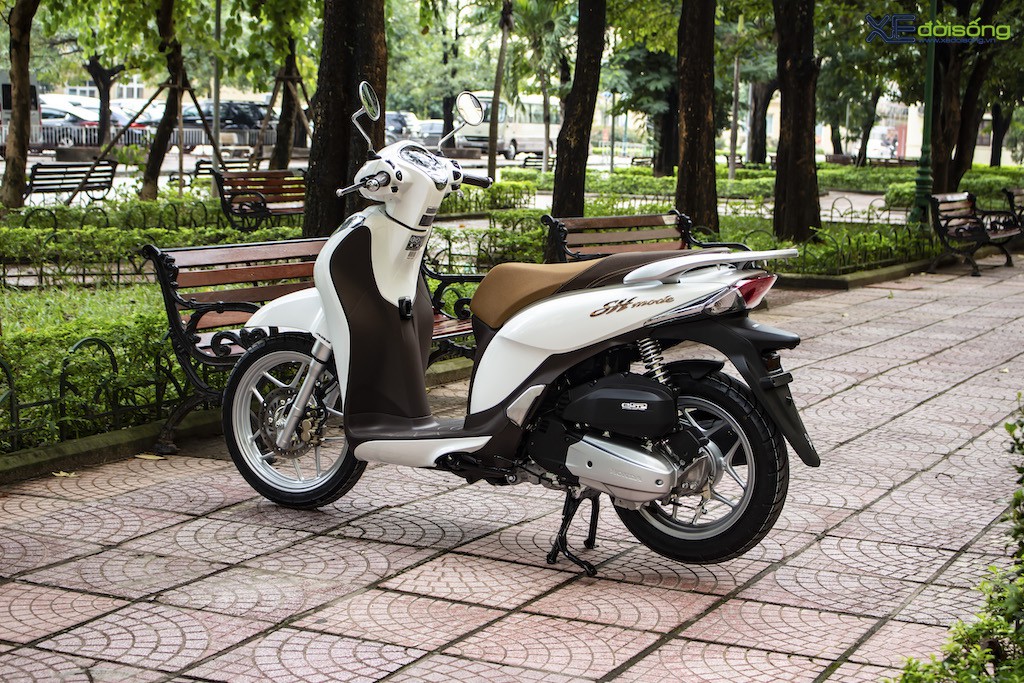 Honda SH Mode màu trắng ngà sang trọng và tinh tế